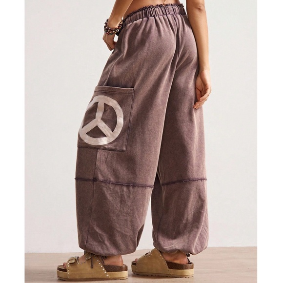 Solid Mineral Wash Peach Patchwork Pocket Stretchy Waist Jogger pants - Picture 1 of 6